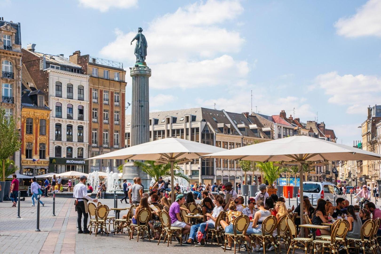 Lille, Fully-Equipped Apartment With Parking Space Buitenkant foto